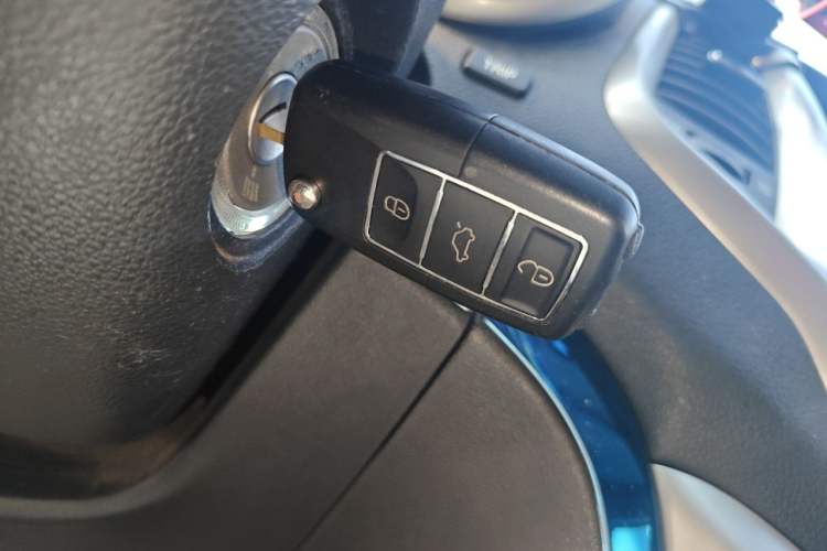 Used CHANGAN Eado 2015 1.6L Manual ZhiKu Model China V Standard Vehicle Key
