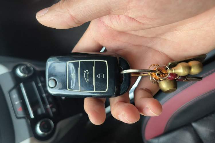Used CHANGAN Eado 2015 1.6L Automatic ZhiKu Model China V Standard Vehicle Key