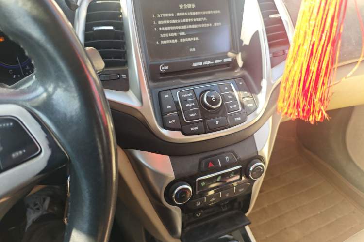 Used CHANGAN Eado 2015 1.6L Manual Luxury Model China IV Standard Audio And AC Panel
