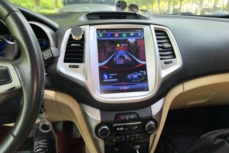 Used CHANGAN Eado 2015 1.6L Manual Luxury Model China V Standard Audio And AC Panel