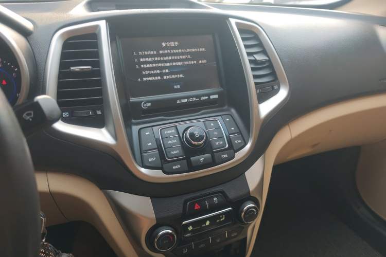 Used CHANGAN Eado 2015 1.6L Automatic Luxury Model Audio And AC Panel