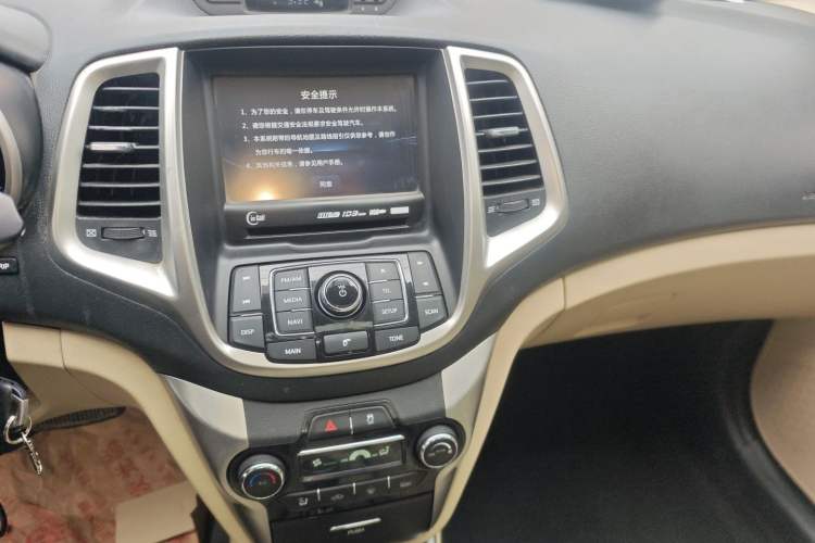 Used CHANGAN Eado 2015 1.6L Automatic Luxury Model Audio And AC Panel
