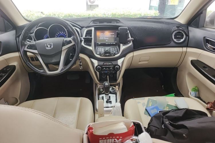 Used CHANGAN Eado 2015 1.6L Automatic Luxury Model Center Console