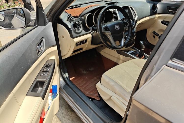 Used CHANGAN Eado 2015 1.6L Manual Luxury Model China IV Standard Driver Seat