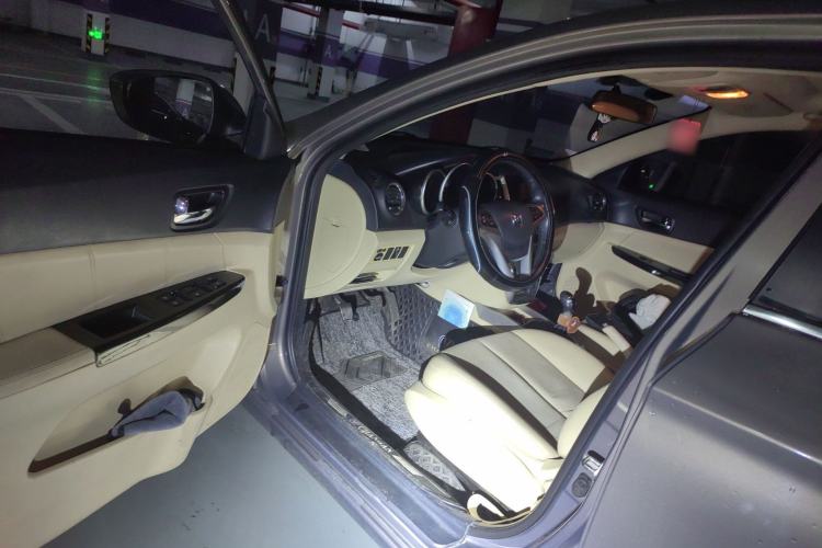 Used CHANGAN Eado 2015 1.6L Manual Luxury Model China V Standard Driver Seat