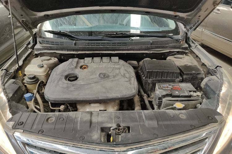 Used CHANGAN Eado 2015 1.6L Manual Luxury Model China V Standard Engine Bay