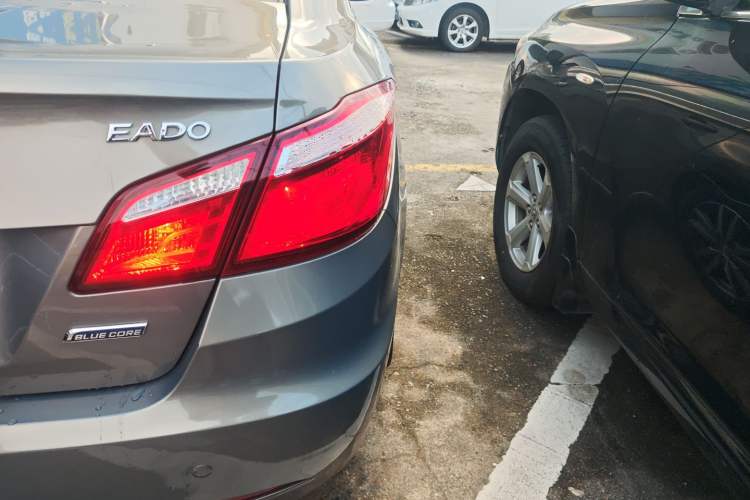 Used CHANGAN Eado 2015 1.6L Automatic Luxury Model Exterior 6