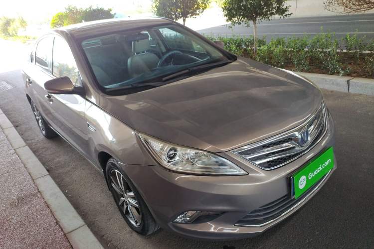 Used CHANGAN Eado 2015 1.6L Manual Luxury Model China V Standard Front Right 45 Deg