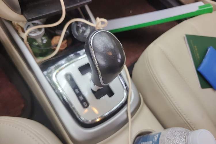 Used CHANGAN Eado 2015 1.6L Automatic Luxury Model Gear Lever