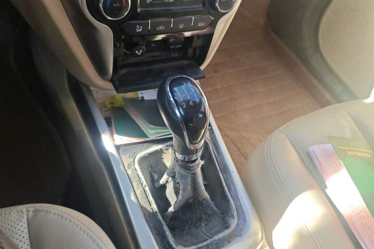 Used CHANGAN Eado 2015 1.6L Manual Luxury Model China IV Standard Gear Lever