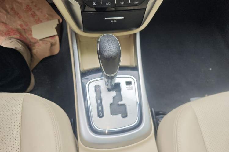 Used CHANGAN Eado 2015 1.6L Automatic Luxury Model Gear Lever