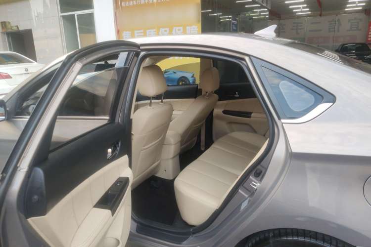 Used CHANGAN Eado 2015 1.6L Automatic Luxury Model Interior 1