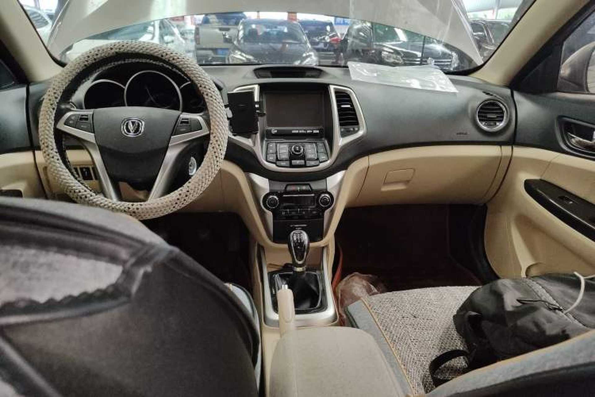 Used CHANGAN Eado 2015 1.6L Manual Luxury Model China V Standard Interior 2