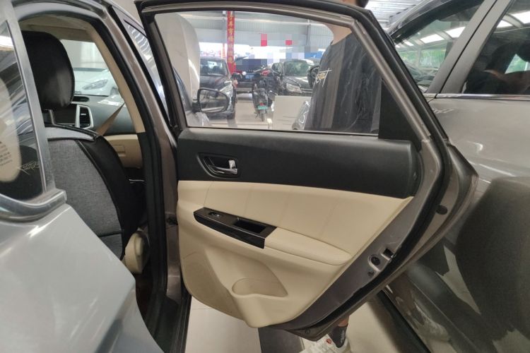 Used CHANGAN Eado 2015 1.6L Manual Luxury Model China V Standard Interior 6