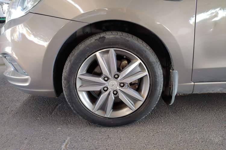 Used CHANGAN Eado 2015 1.6L Manual Luxury Model China V Standard Left Front Wheel Hub