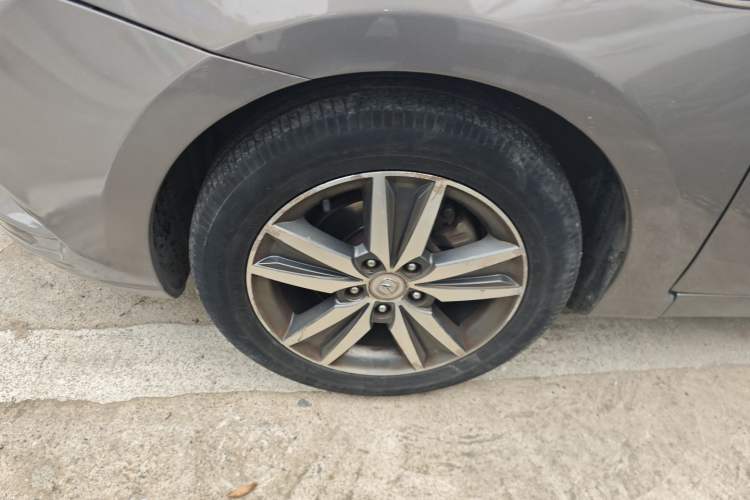 Used CHANGAN Eado 2015 1.6L Automatic Luxury Model Left Front Wheel Hub