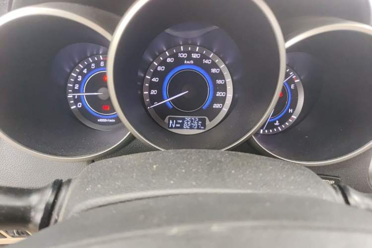 Used CHANGAN Eado 2015 1.6L Automatic Luxury Model Odometer Close Up