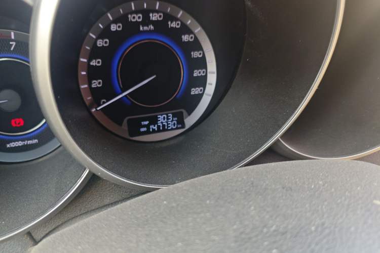 Used CHANGAN Eado 2015 1.6L Manual Luxury Model China IV Standard Odometer Close Up