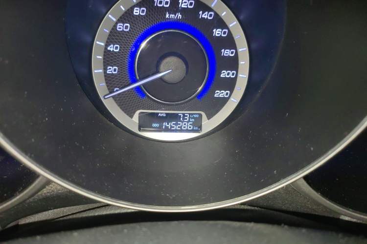 Used CHANGAN Eado 2015 1.6L Manual Luxury Model China V Standard Odometer Close Up