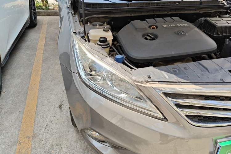 Used CHANGAN Eado 2015 1.6L Manual Luxury Model China IV Standard Right Front Headlight