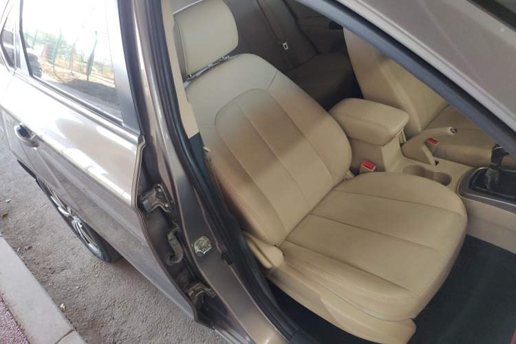 Used CHANGAN Eado 2015 1.6L Manual Luxury Model China V Standard Right Front Seat