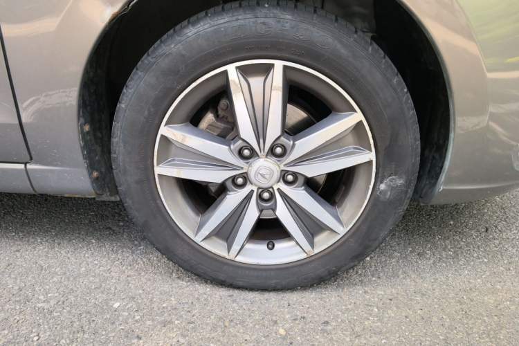 Used CHANGAN Eado 2015 1.6L Manual Luxury Model China V Standard Right Front Wheel Hub