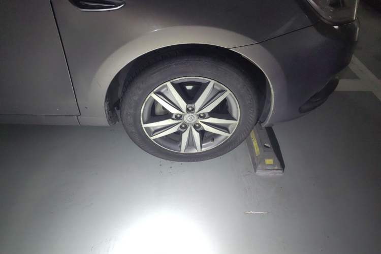 Used CHANGAN Eado 2015 1.6L Manual Luxury Model China V Standard Right Front Wheel Hub