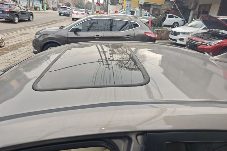 Used CHANGAN Eado 2015 1.6L Automatic Luxury Model Roof