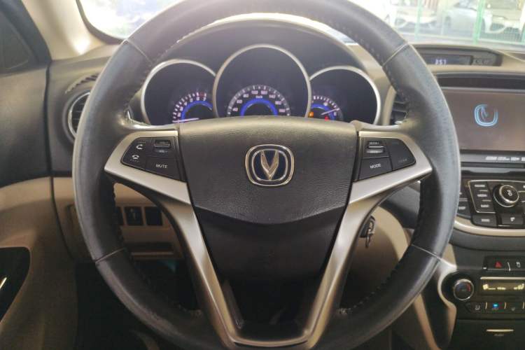 Used CHANGAN Eado 2015 1.6L Manual Luxury Model China V Standard Steering Wheel