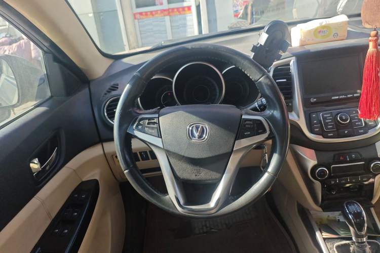 Used CHANGAN Eado 2015 1.6L Manual Luxury Model China IV Standard Steering Wheel