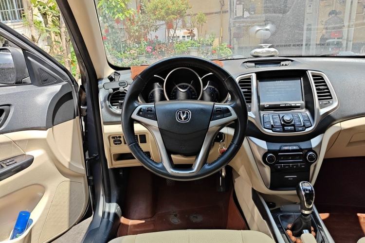 Used CHANGAN Eado 2015 1.6L Manual Luxury Model China IV Standard Steering Wheel