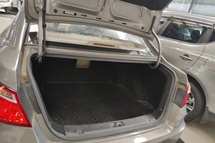 Used CHANGAN Eado 2015 1.6L Manual Luxury Model China V Standard Trunk