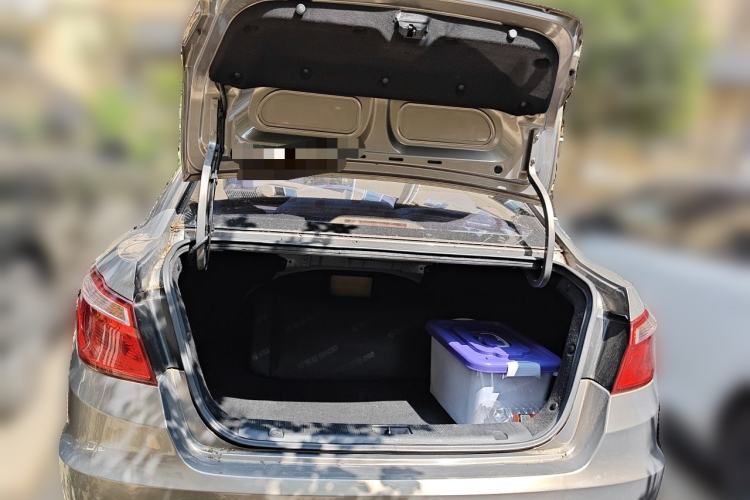 Used CHANGAN Eado 2015 1.6L Manual Luxury Model China IV Standard Trunk