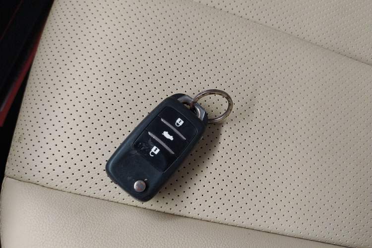 Used CHANGAN Eado 2015 1.6L Manual Luxury Model China V Standard Vehicle Key