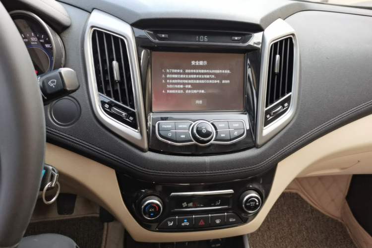 Used CHANGAN Eado 2016 1.6L Manual Fashion Edition Audio And AC Panel