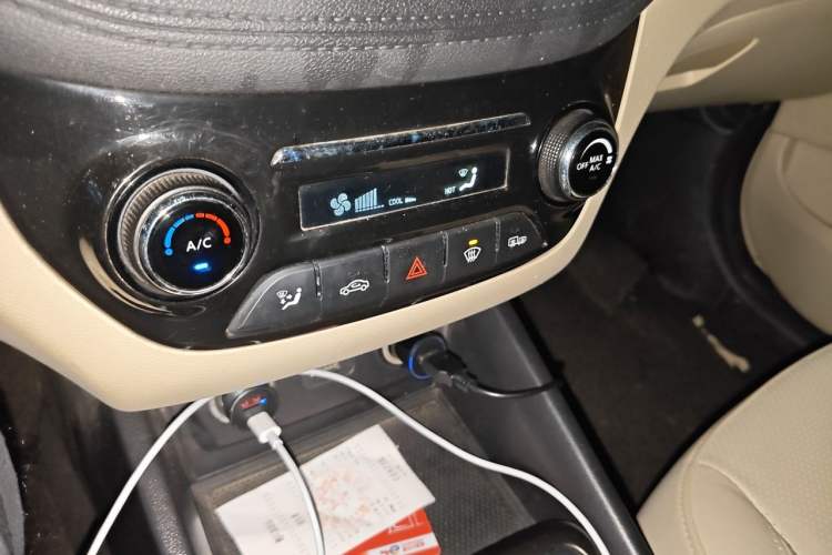 Used CHANGAN Eado 2016 1.6L Manual Fashion Edition Audio And AC Panel