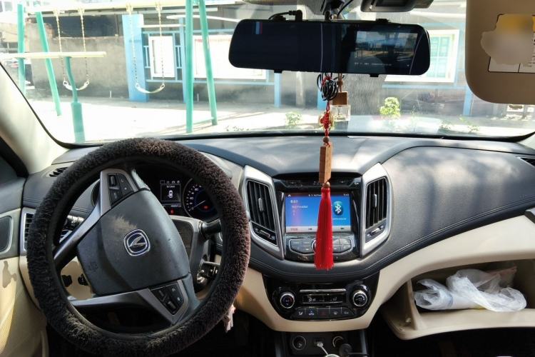 Used CHANGAN Eado 2016 1.6L Manual Fashion Edition Center Console