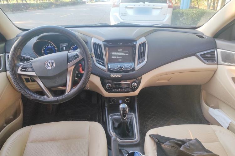 Used CHANGAN Eado 2016 1.6L Manual Fashion Edition Center Console