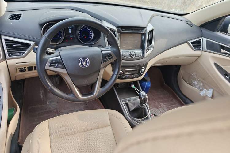 Used CHANGAN Eado 2016 1.6L Manual Fashion Edition Center Console