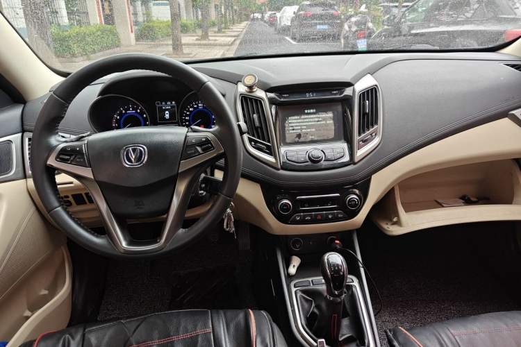 Used CHANGAN Eado 2016 1.6L Manual Fashion Edition Center Console