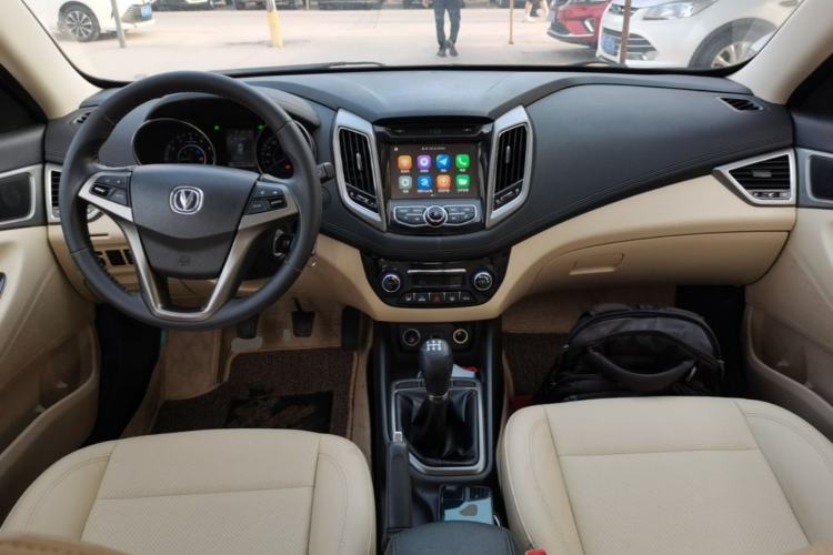 Used CHANGAN Eado 2016 1.6L Manual Fashion Edition Center Console