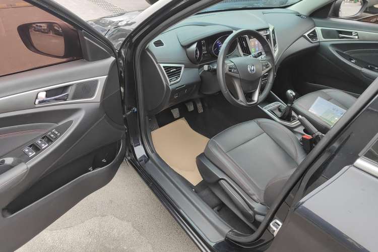 Used CHANGAN Eado 2016 1.6L Manual Fashion Edition Driver Seat