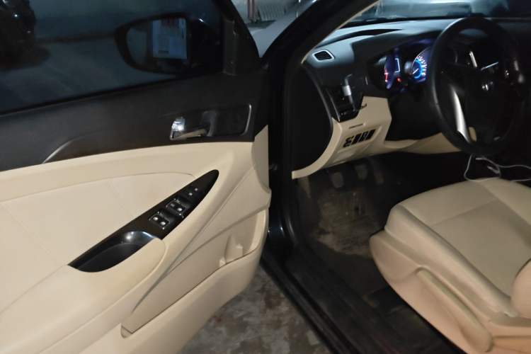 Used CHANGAN Eado 2016 1.6L Manual Fashion Edition Driver Seat