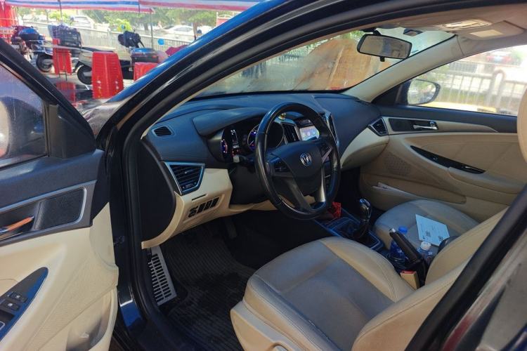Used CHANGAN Eado 2016 1.6L Manual Fashion Edition Driver Seat