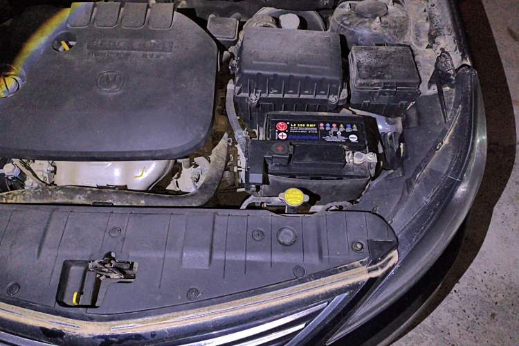 Used CHANGAN Eado 2016 1.6L Manual Fashion Edition Engine Bay Left