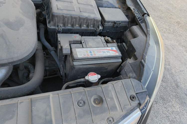 Used CHANGAN Eado 2016 1.6L Manual Fashion Edition Engine Bay Left
