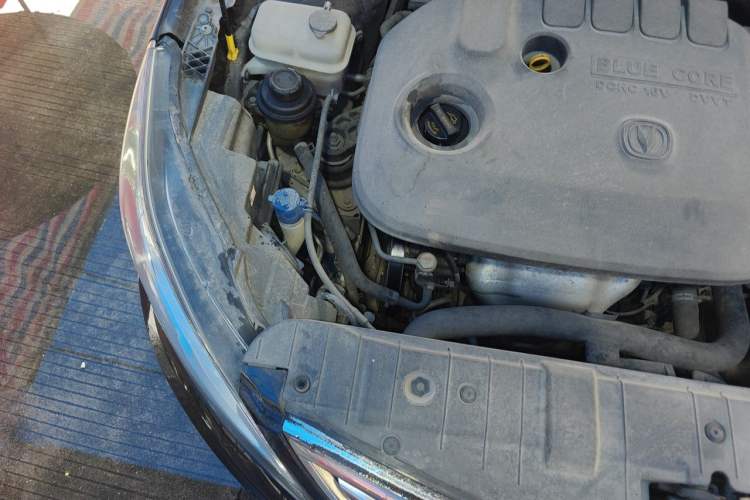 Used CHANGAN Eado 2016 1.6L Manual Fashion Edition Engine Bay Right