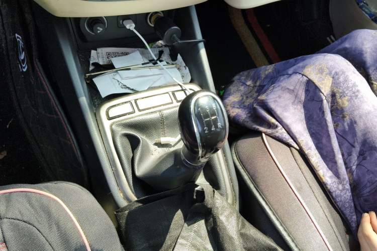 Used CHANGAN Eado 2016 1.6L Manual Fashion Edition Gear Lever