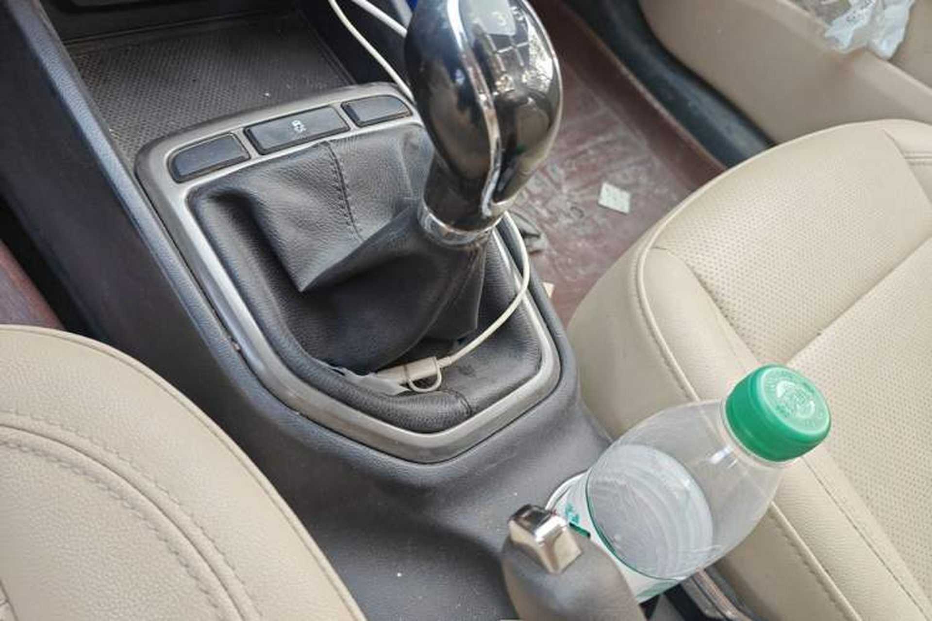 Used CHANGAN Eado 2016 1.6L Manual Fashion Edition Gear Lever