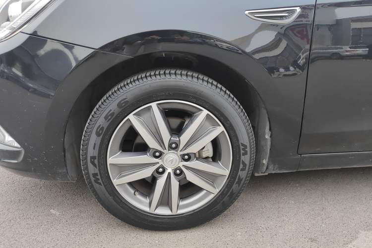 Used CHANGAN Eado 2016 1.6L Manual Fashion Edition Left Front Wheel Hub